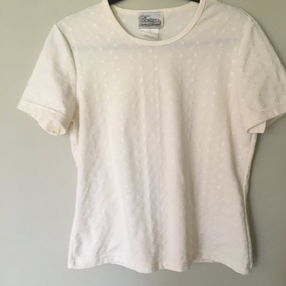Eyelet T-shirt in a buttery cream color - Picture 1 of 3